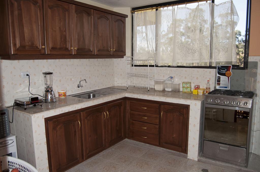 Hotel Residencial El Viajero Tababela Kültér fotó